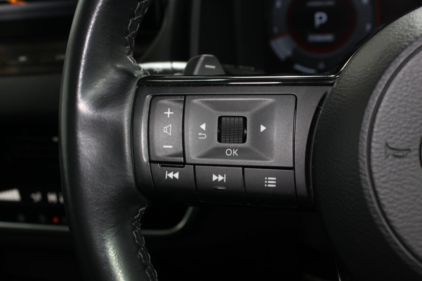 Nissan Qashqai 1.3 DiG-T MH 158 N-Connecta 5dr Xtronic