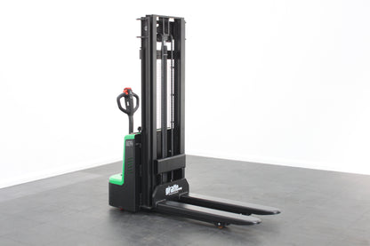giraffe GES15M-30 Electric Pallet Stacker – 1,500kg Capacity | Lithium-Ion Electric