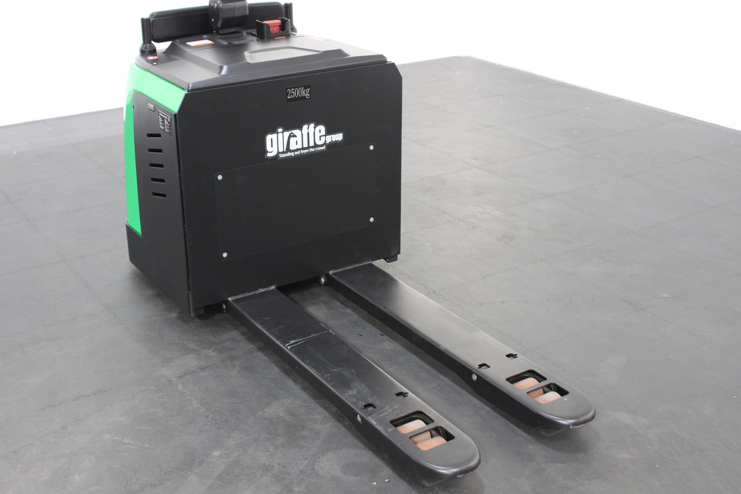 giraffe GET25P Stand-on Pallet truck–  2,500kg Capacity | Lithium-Ion Electric