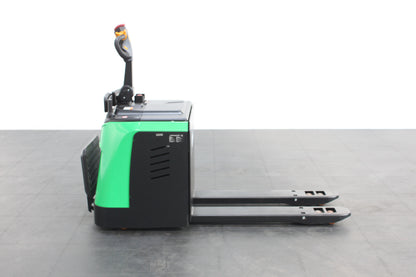 giraffe GET25P Stand-on Pallet truck–  2,500kg Capacity | Lithium-Ion Electric