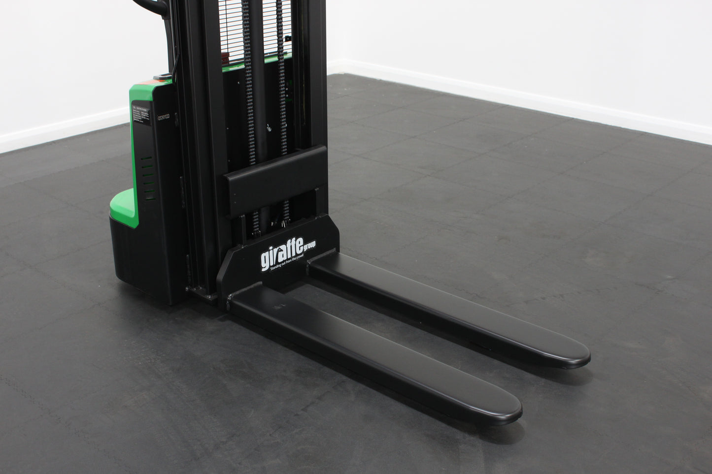 giraffe GES15M-35 Electric Pallet Stacker – 1,500kg Capacity | Lithium-Ion Electric