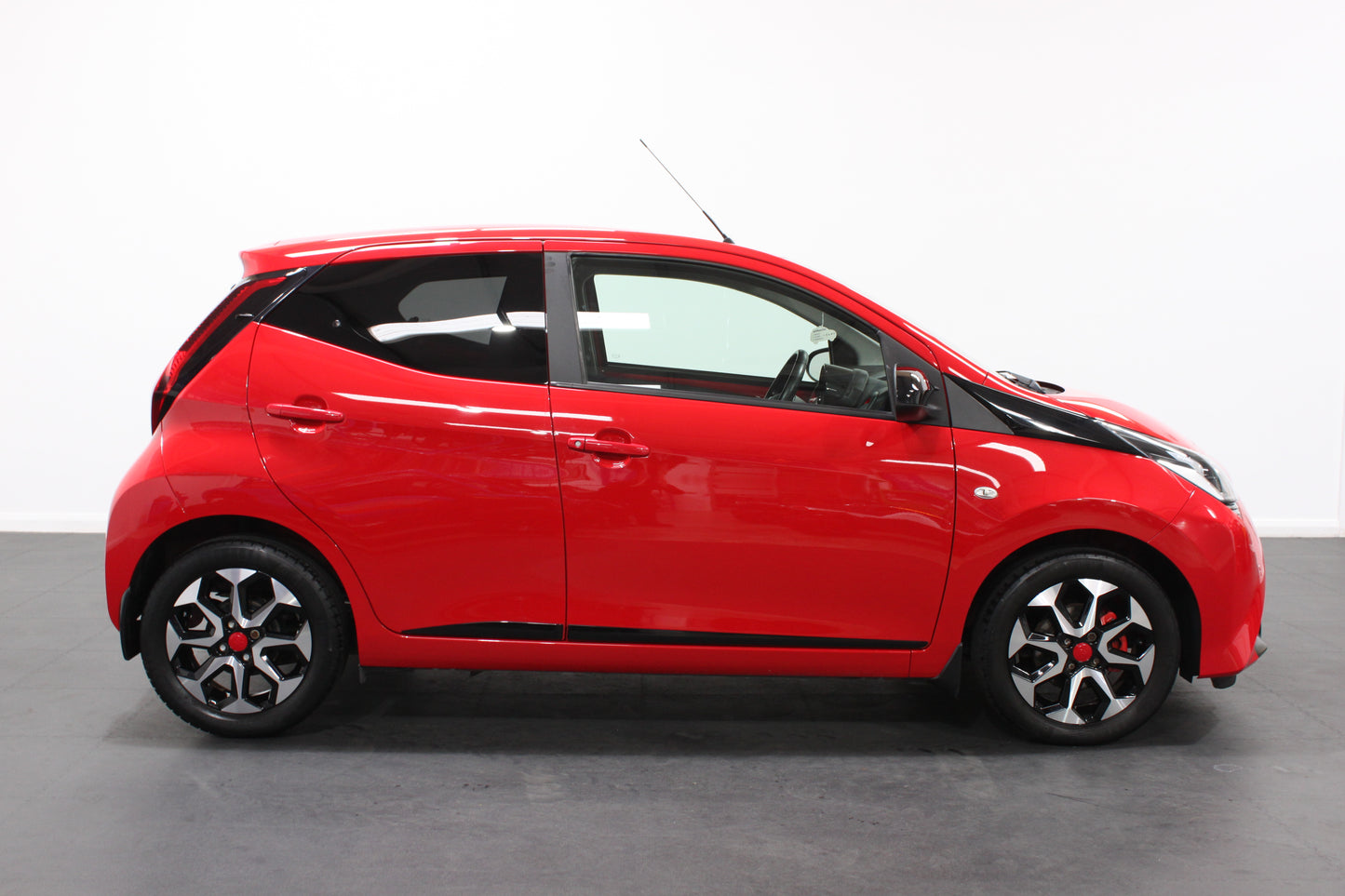 Toyota Aygo 1.0 VVT-i X-Trend 5dr x-shift