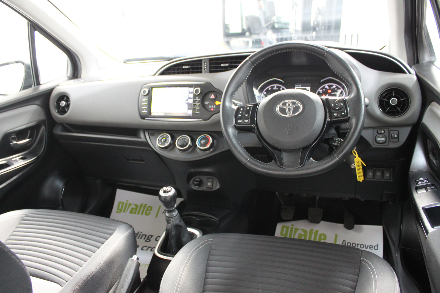 Toyota Yaris 1.5 VVT-i Icon Tech 5dr