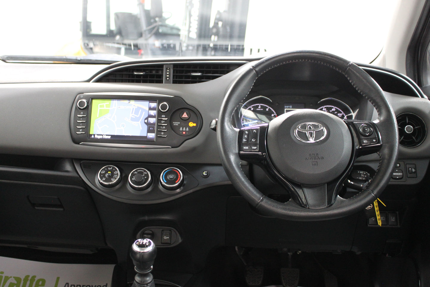 Toyota Yaris 1.5 VVT-i Icon Tech 5dr