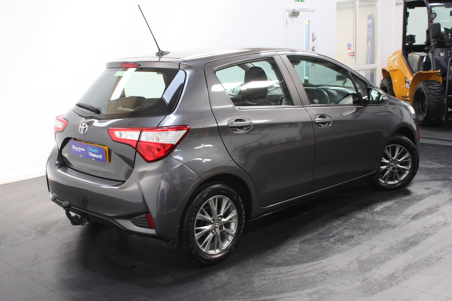 Toyota Yaris 1.5 VVT-i Icon Tech 5dr