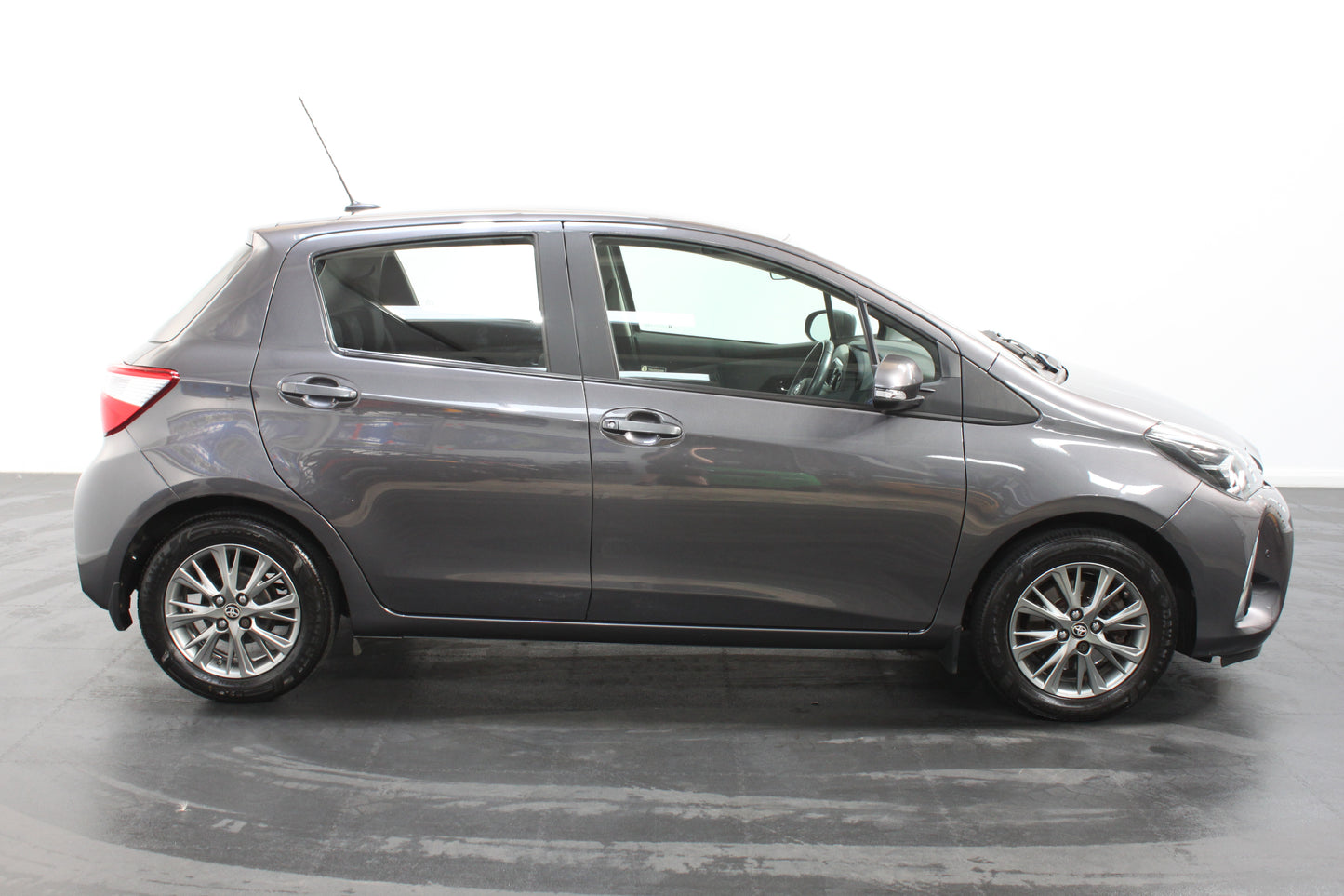 Toyota Yaris 1.5 VVT-i Icon Tech 5dr