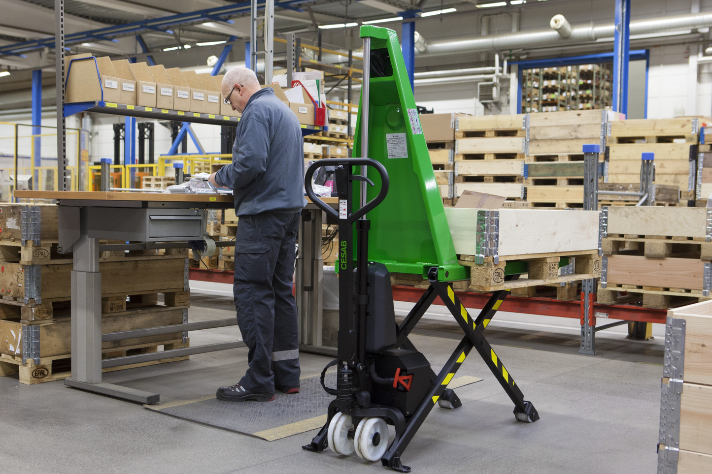 CESAB CE-H200 High Lifting Hand Pallet Truck – 1000kg Capacity | Manual & Electric Ergonomic Pallet Lifter for Workstation Use