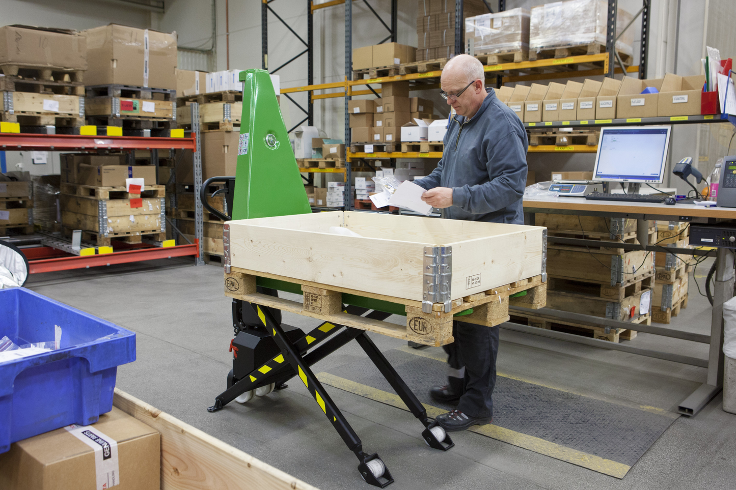 CESAB CE-H200 High Lifting Hand Pallet Truck – 1000kg Capacity | Manual & Electric Ergonomic Pallet Lifter for Workstation Use
