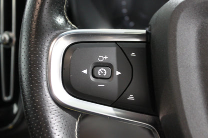 Volvo XC40 1.5 T3 [163] R DESIGN