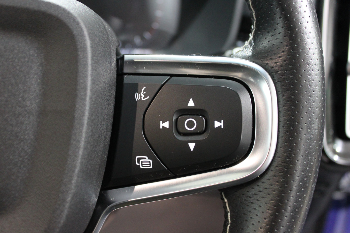 Volvo XC40 1.5 T3 [163] R DESIGN