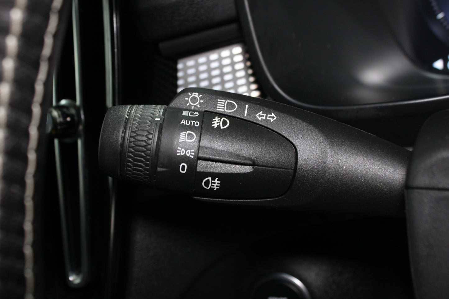 Volvo XC40 1.5 T3 [163] R DESIGN