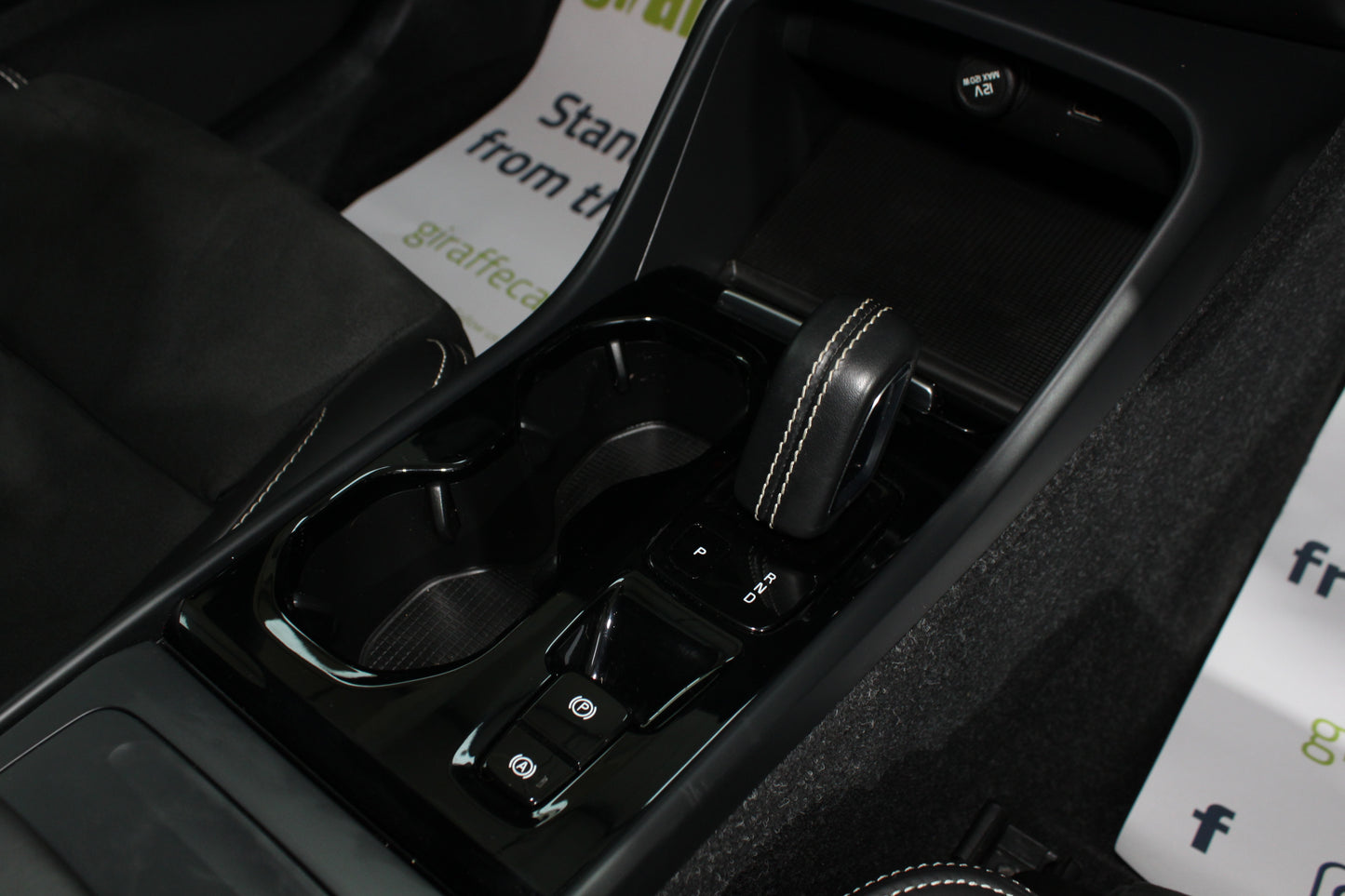 Volvo XC40 1.5 T3 [163] R DESIGN