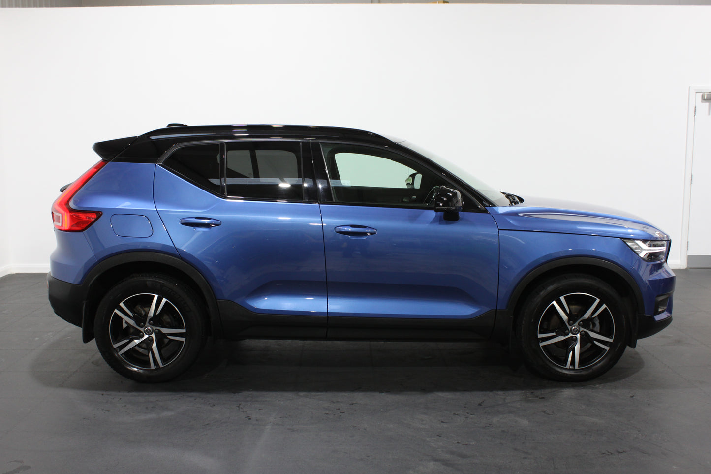 Volvo XC40 1.5 T3 [163] R DESIGN