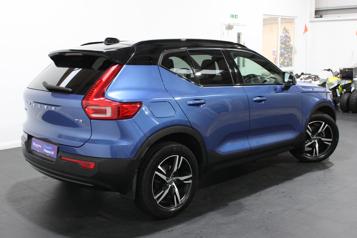Volvo XC40 1.5 T3 [163] R DESIGN